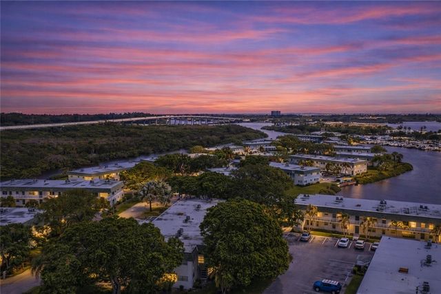 2800 Indian River Boulevard 4Q, Vero Beach, FL 32960