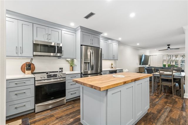 2800 Indian River Boulevard 4Q, Vero Beach, FL 32960