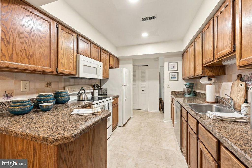 735 S MAIN RD #48, VINELAND, NJ 08360 — photo 4