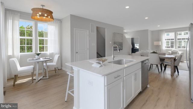 46 BAYBREEZE DR, Waretown, NJ 08758