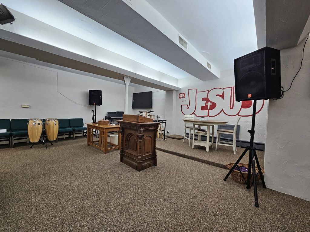 Image 16 of property listing at 1719 Broadway, Mt Vernon, IL 62864