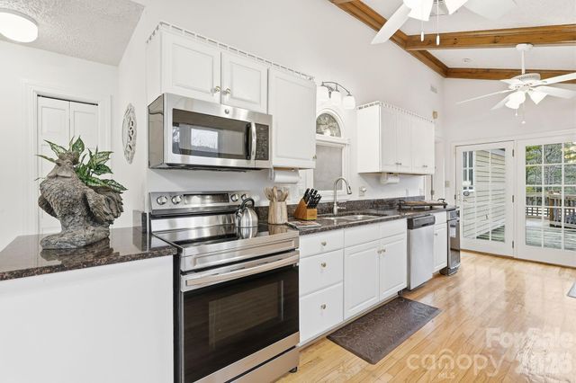 1644 Broadstone Road, Banner Elk, NC 28604