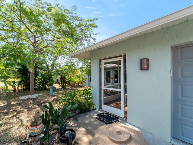 1098 IOWA AVE, Englewood, FL 34223