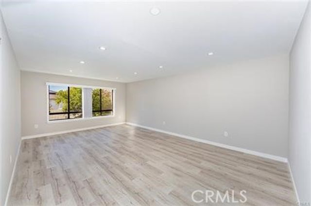 835 E Lomita 104, Glendale, CA 91205