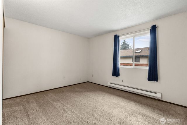 1703 4th Avenue NW, Puyallup, WA 98371