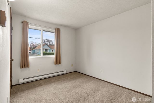 1703 4th Avenue NW, Puyallup, WA 98371