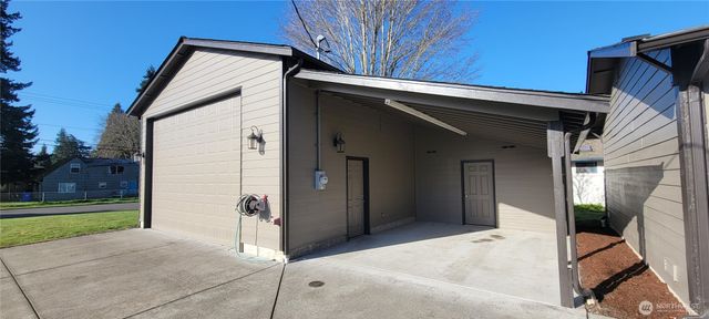 1703 4th Avenue NW, Puyallup, WA 98371