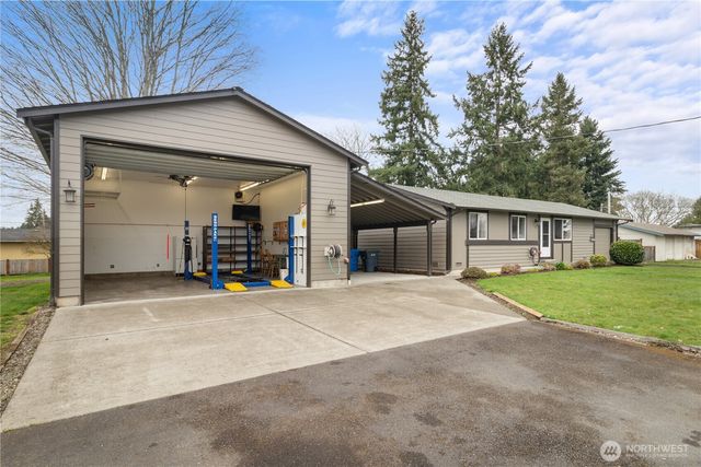 1703 4th Avenue NW, Puyallup, WA 98371