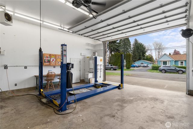 1703 4th Avenue NW, Puyallup, WA 98371