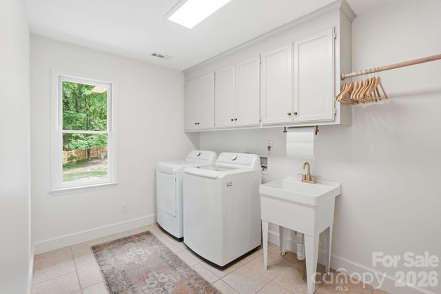 2516 Greenbrook Parkway, Matthews, NC 28104