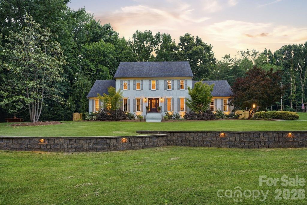 2516 Greenbrook Parkway, Matthews, NC 28104