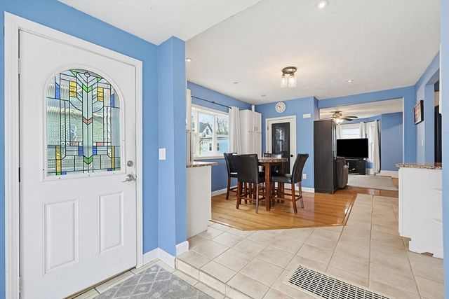 4 Webster St, Lynn, MA 01902