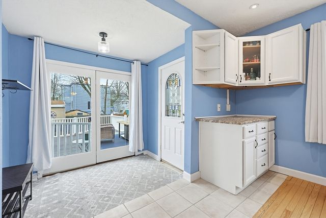 4 Webster St, Lynn, MA 01902