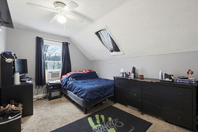 4 Webster St, Lynn, MA 01902