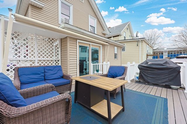 4 Webster St, Lynn, MA 01902