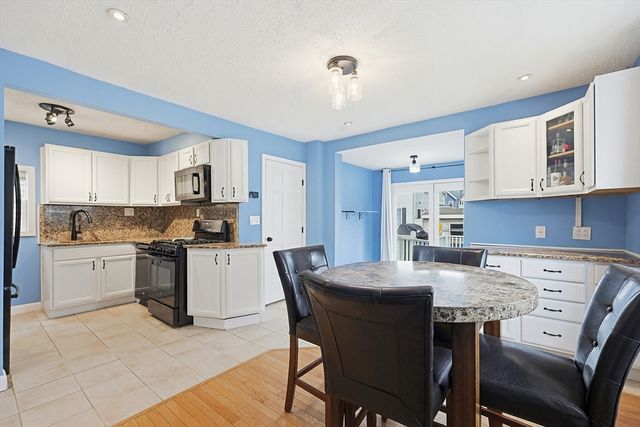 4 Webster St, Lynn, MA 01902