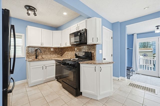 4 Webster St, Lynn, MA 01902