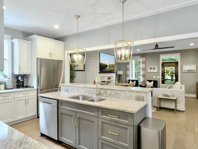 1993 Hollings Road, Charleston, SC 29412