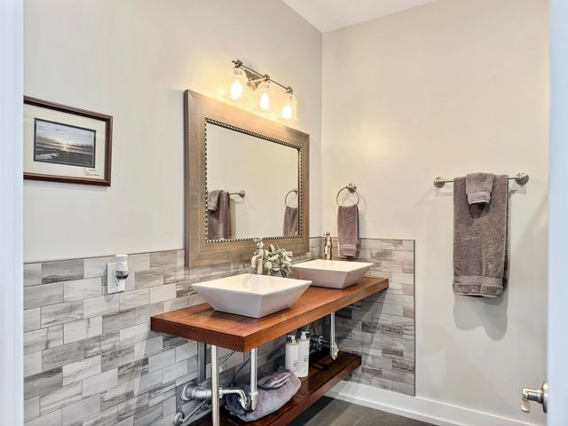 1993 Hollings Road, Charleston, SC 29412