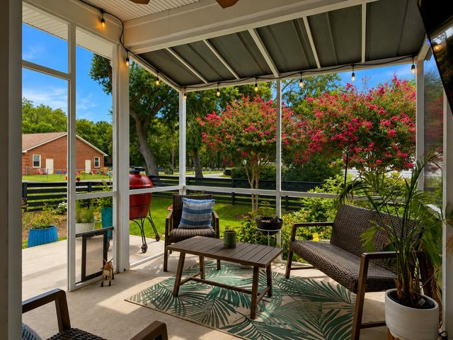 1993 Hollings Road, Charleston, SC 29412