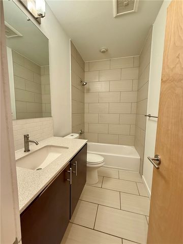 360 W 5th Street 2, Fayetteville, AR 72701