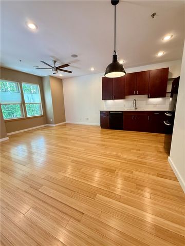 360 W 5th Street 2, Fayetteville, AR 72701