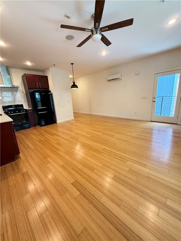 360 W 5th Street 2, Fayetteville, AR 72701