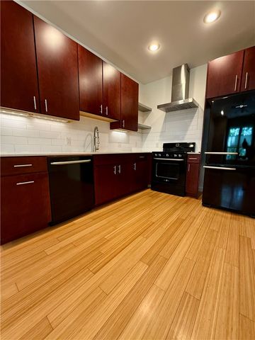 360 W 5th Street 2, Fayetteville, AR 72701
