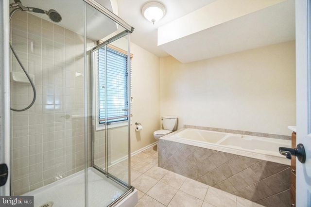 915 CHANTICLEER, Cherry Hill, NJ 08003