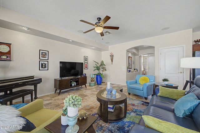 6415 W STRAIGHT ARROW Lane, Phoenix, AZ 85083