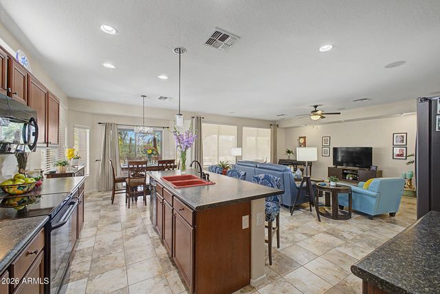 6415 W STRAIGHT ARROW Lane, Phoenix, AZ 85083