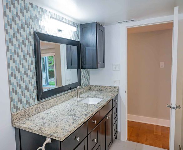 8235 Poplar Lane 1A, Palos Hills, IL 60465