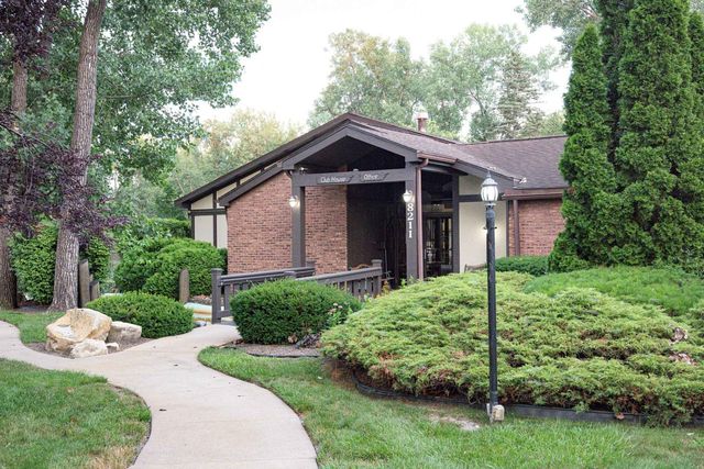 8235 Poplar Lane 1A, Palos Hills, IL 60465