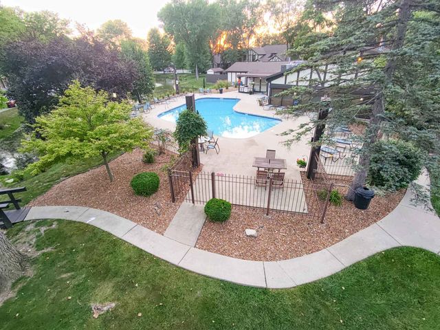 8235 Poplar Lane 1A, Palos Hills, IL 60465