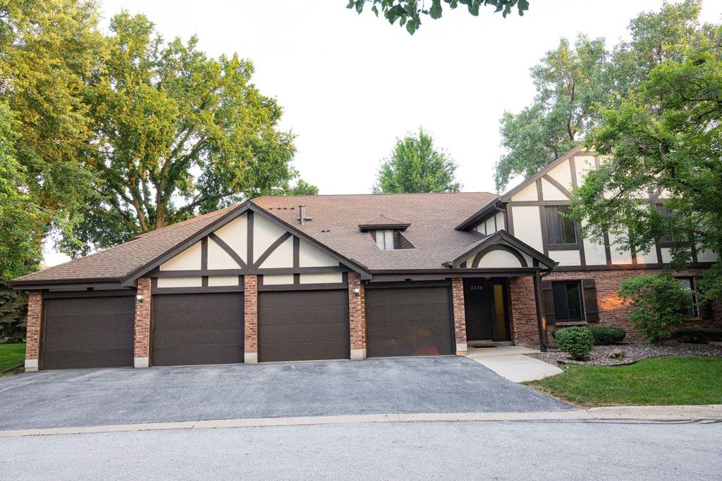 8235 Poplar Lane 1A, Palos Hills, IL 60465