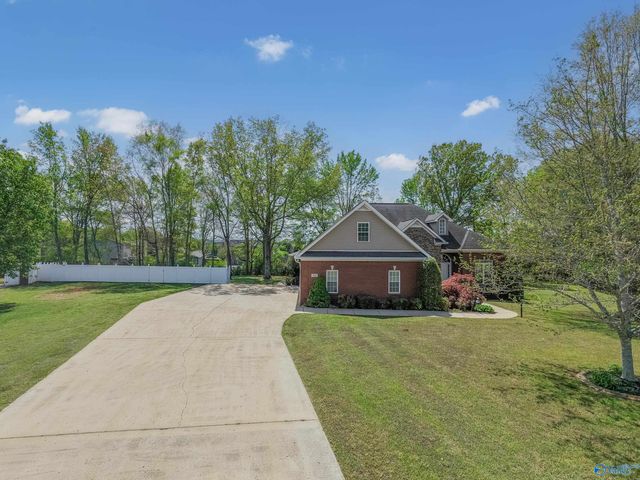 312 Golden Harvest Drive, New Market, AL 35761
