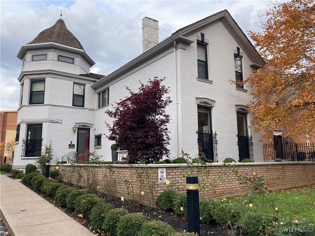 61 Johnson Park 7, Buffalo, NY 14201