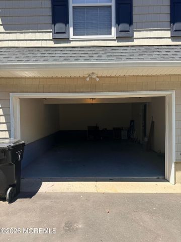 150 Magnolia Lane, Middletown, NJ 07748