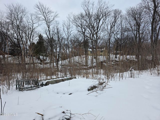 1103 River Road, Schaghticoke, NY 12182