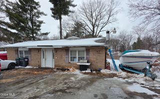 1103 River Road, Schaghticoke, NY 12182