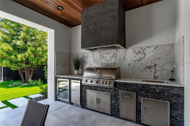 114 W DAVIS BOULEVARD, Tampa, FL 33606