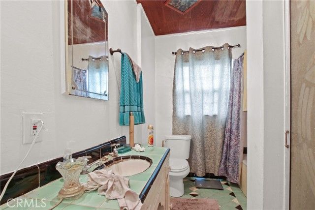 159 E 105th Street, Los Angeles, CA 90003