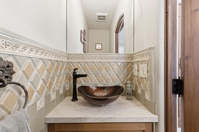 926 Rosewood Avenue, San Carlos, CA 94070