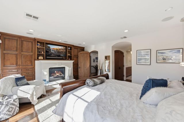 926 Rosewood Avenue, San Carlos, CA 94070