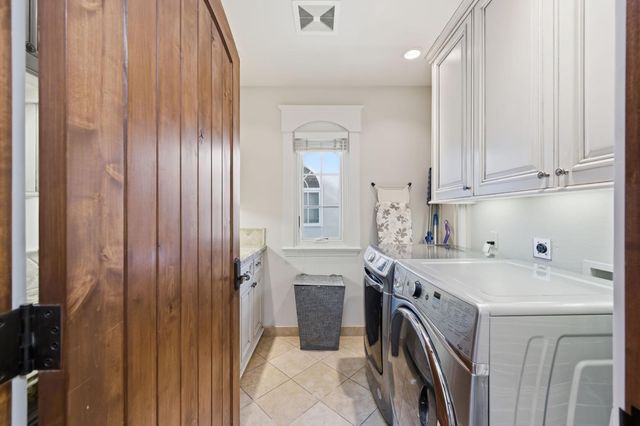 926 Rosewood Avenue, San Carlos, CA 94070