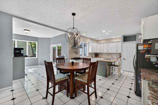 51530 Clubhouse Drive, South Bend, IN 46628
