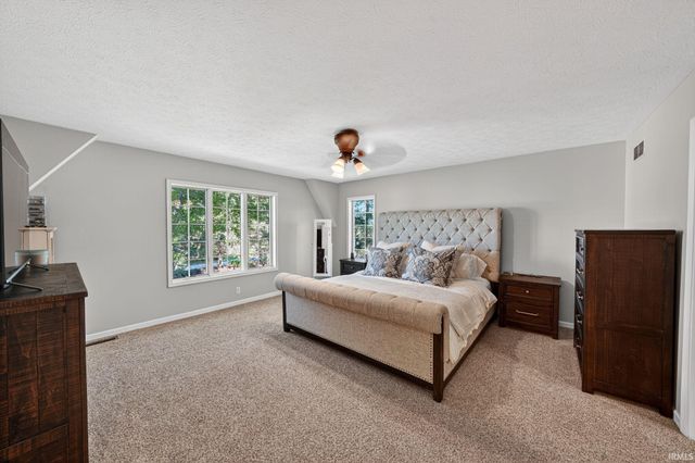 51530 Clubhouse Drive, South Bend, IN 46628