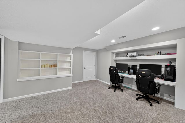 51530 Clubhouse Drive, South Bend, IN 46628