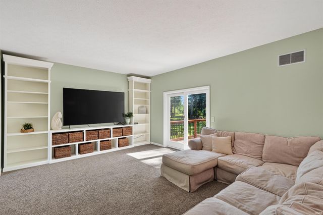 51530 Clubhouse Drive, South Bend, IN 46628