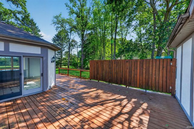 51530 Clubhouse Drive, South Bend, IN 46628